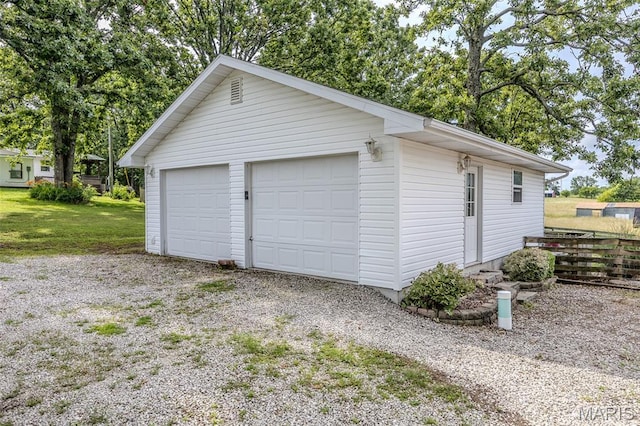 16930 Grace Rd, Lebanon, MO 65536 - view of detached garage