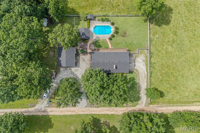 16930 Grace Rd, Lebanon, MO 65536 - aerial view of property and surrounding area with a pool area