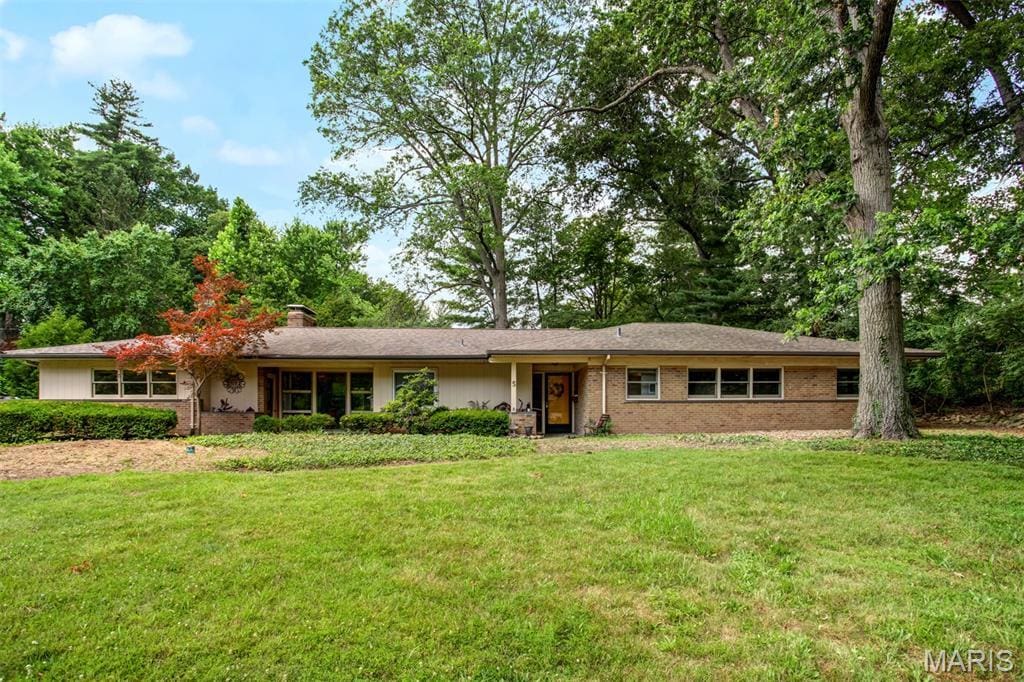5 Bon Aire Dr, Olivette, MO 63132 - photo 1