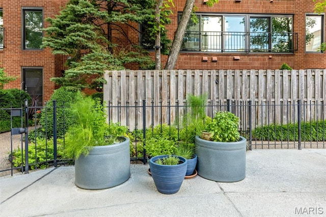 4570 Laclede Ave Unit 301, Saint Louis, MO 63108 - view of patio