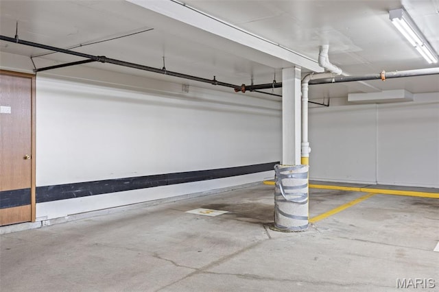 4570 Laclede Ave Unit 301, Saint Louis, MO 63108 - view of parking deck