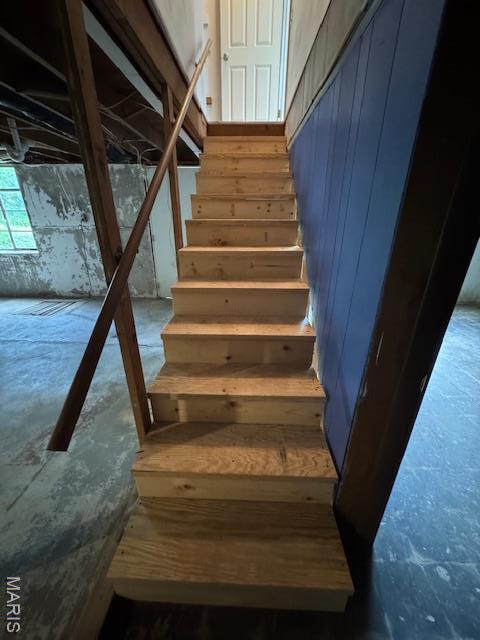 618 Houston Rd, Rolla, MO 65401 - view of stairs