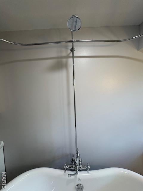 618 Houston Rd, Rolla, MO 65401 - full bath featuring a freestanding tub