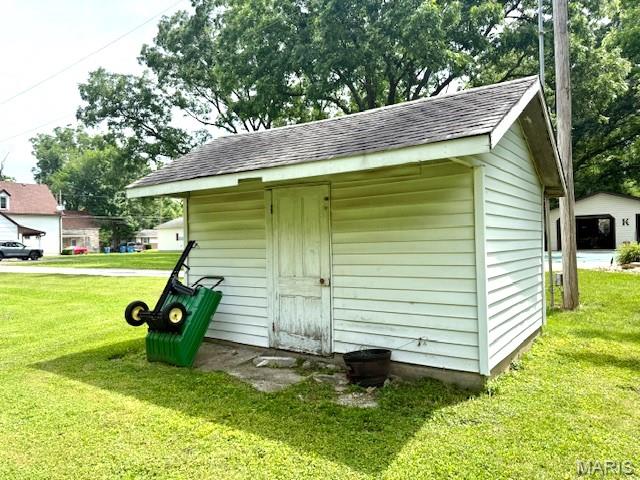 902 Sycamore St, Germantown, IL 62245 - view of outdoor structure