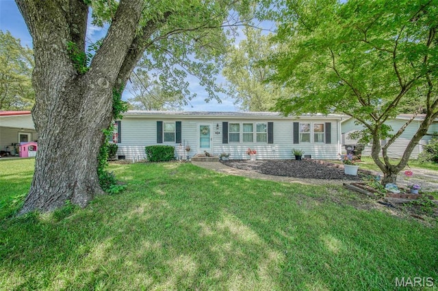 532 Christine St, St James, MO 65559 - single story home featuring a front yard