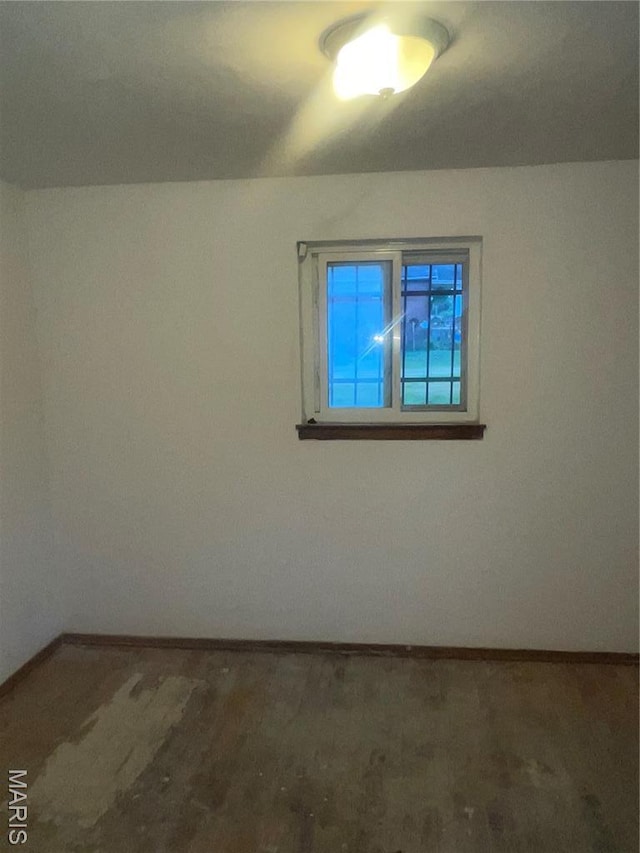 2010-12 E Desoto Ave, Saint Louis, MO 63107 - unfurnished room featuring baseboards