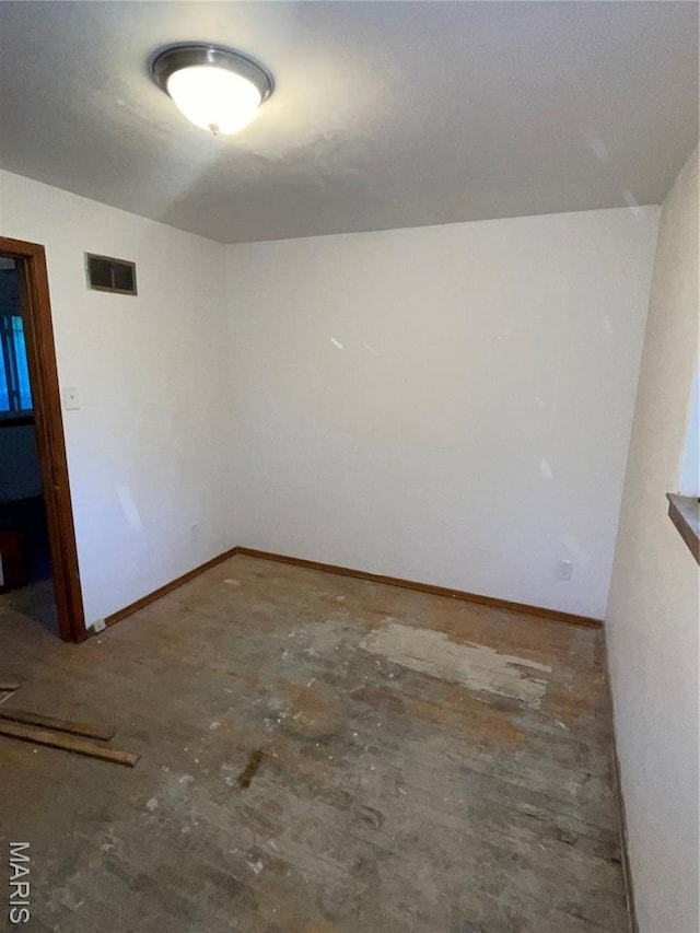 2010-12 E Desoto Ave, Saint Louis, MO 63107 - unfurnished room featuring baseboards