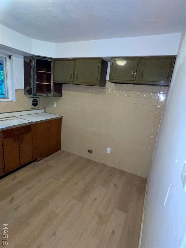 2010-12 E Desoto Ave, Saint Louis, MO 63107 - kitchen featuring light wood-style floors