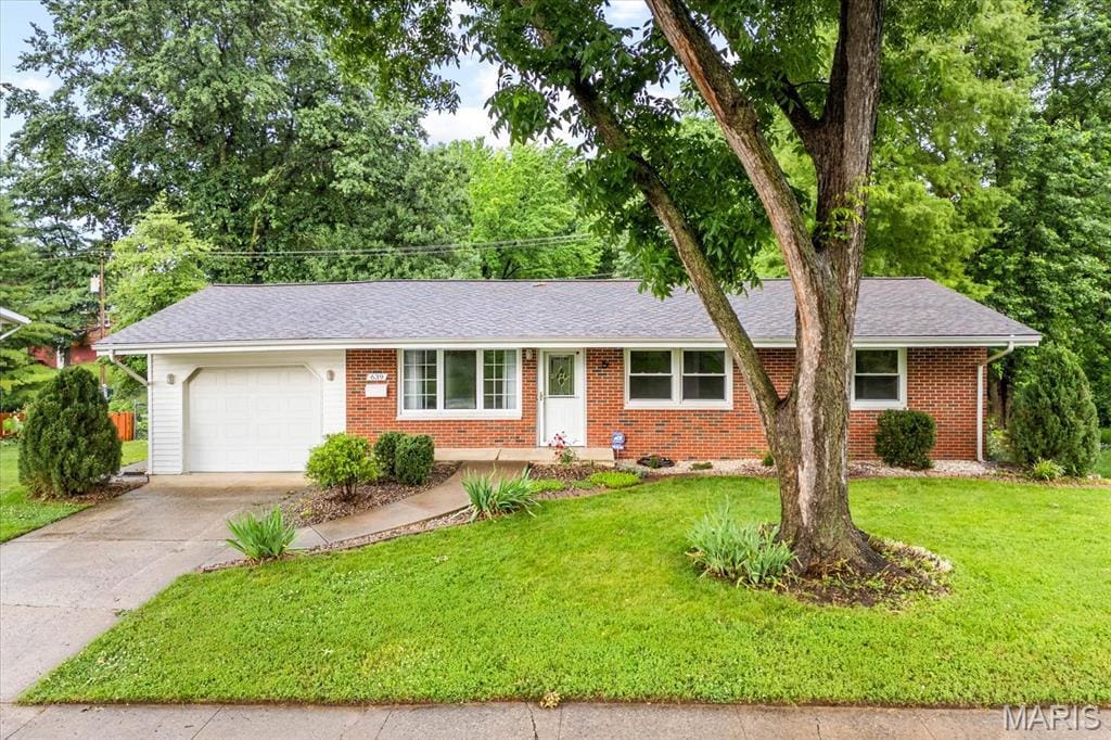 639 Notre Dame Ave, Edwardsville, IL 62025 - photo 1