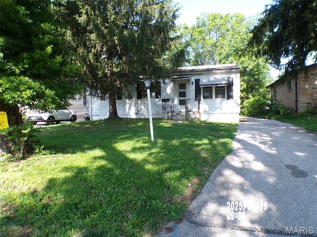 10109 Royal Dr, Saint Louis, MO 63136 - photo 1