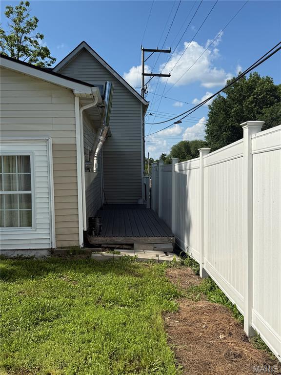 32 E 4th St, Gerald, MO 63037 - view of side of property featuring a deck
