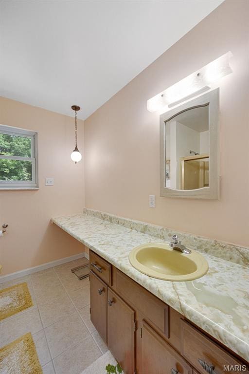 6235 Meadowlark Ln, Troy, MO 63379 - full bath with vanity and tile patterned flooring