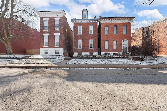 2610 Rutger St, Saint Louis, MO 63104 - view of snow covered building