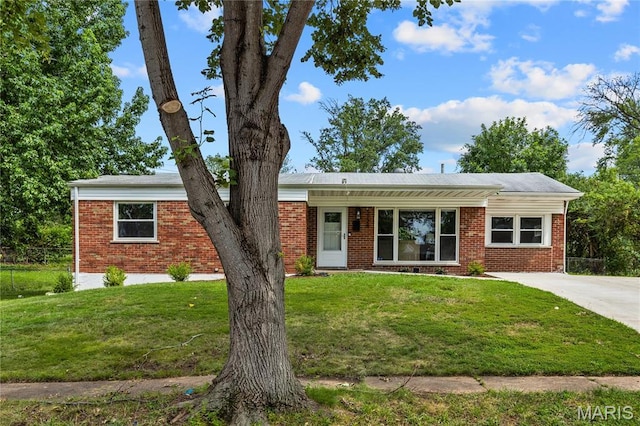 1124 Putter Ln, University City, MO 63132 - photo 1