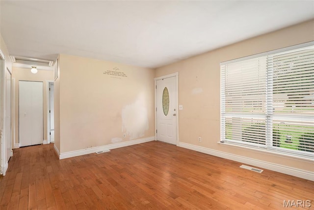 1483 Noche Ct, Fenton, MO 63026 - foyer featuring hardwood / wood-style flooring and baseboards