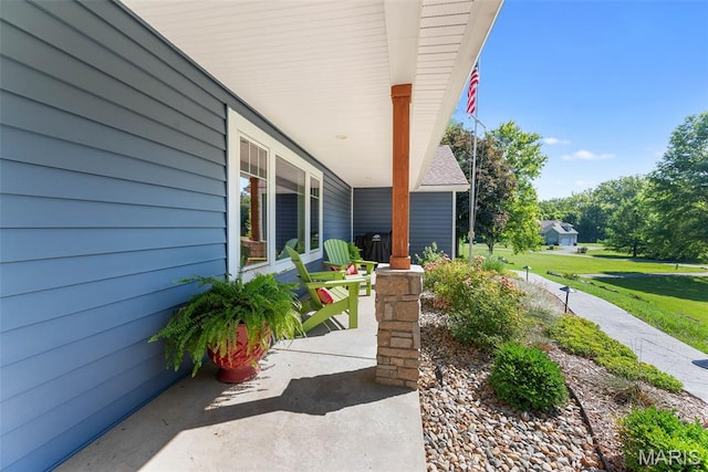 727 Madison Vly, Wildwood, MO 63005 - covered porch with a yard