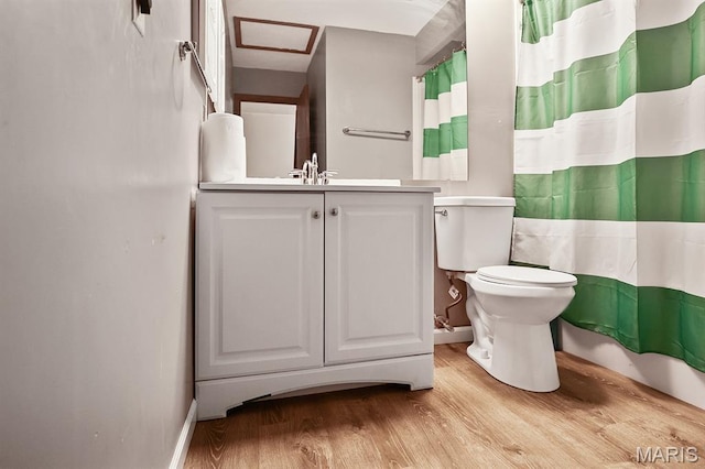 3722 Candlewyck Club Dr D, Unit D, MO 63034 - full bath featuring wood finished floors, vanity, and curtained shower