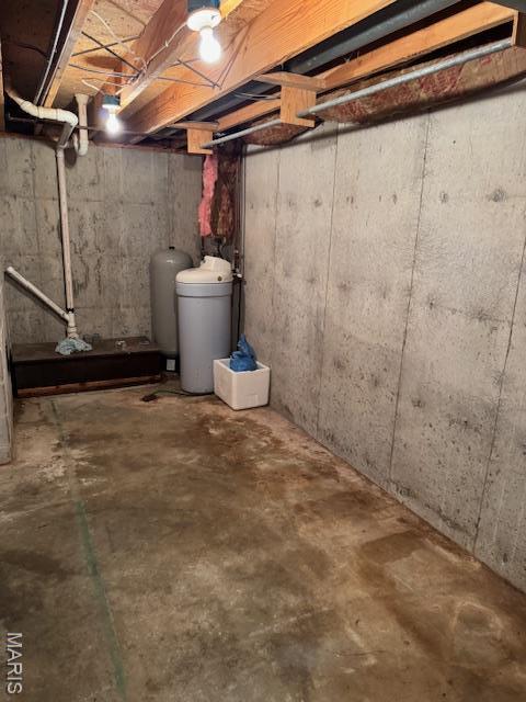 7 Forest Hills Dr, Washington, MO 63090 - unfinished basement featuring a water softener