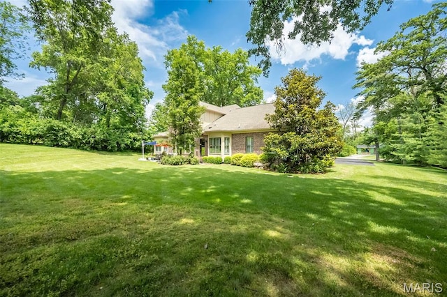 21 Lynnbrook Rd, Saint Louis, MO 63131 - view of green lawn