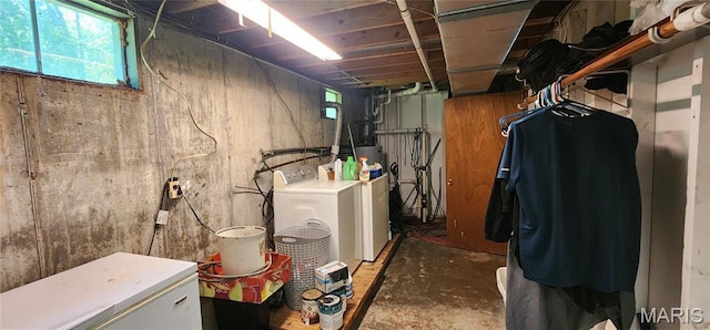 8739 Shawneetown Trl, Chester, IL 62233 - below grade area with independent washer and dryer