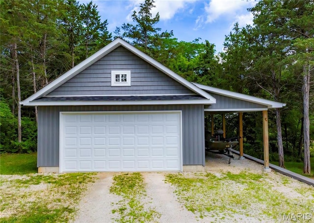 358 N Thomas St, De Soto, MO 63020 - view of detached garage