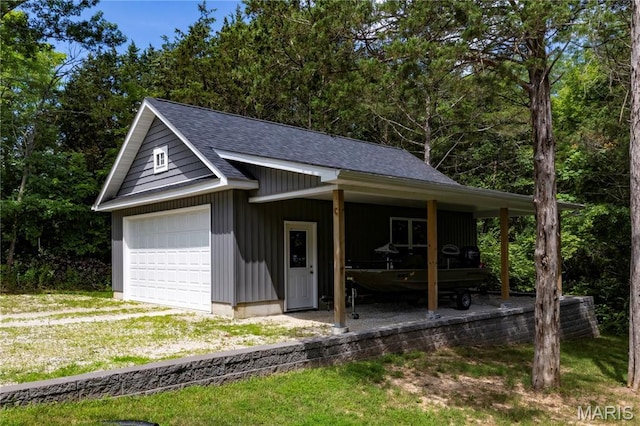358 N Thomas St, De Soto, MO 63020 - view of detached garage