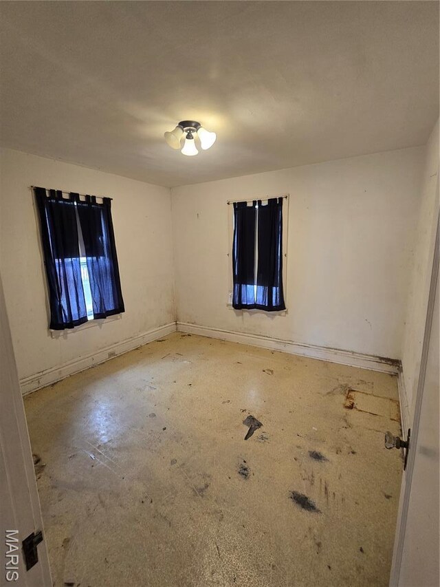 5425 Sunshine, Saint Louis, MO 63109 - empty room with baseboards