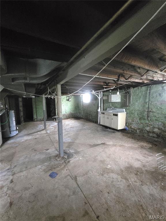 5425 Sunshine, Saint Louis, MO 63109 - unfinished below grade area with water heater