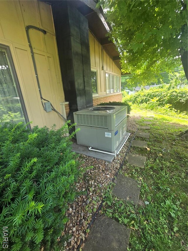 7 Milbrook Ln, Florissant, MO 63033 - photo 20