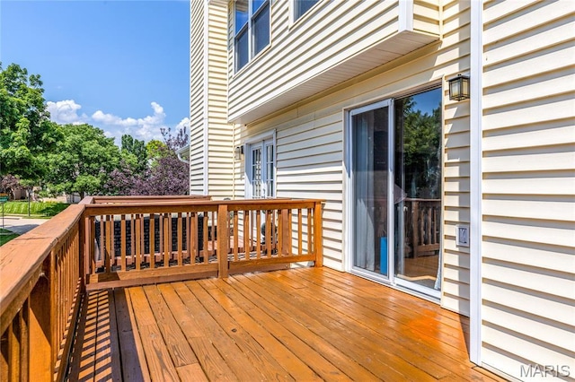 1905 King Arthur Ct, Maryland Heights Township, MO 63146 - view of deck