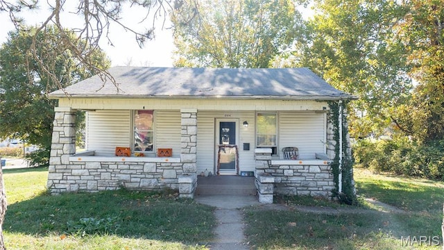 6401 Margaret, Saint Louis, MO 63121 - bungalow-style house with covered porch and stone siding