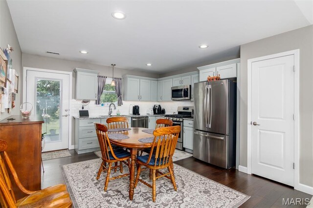 5 Willow Ln Unit B, Highland, IL 62249