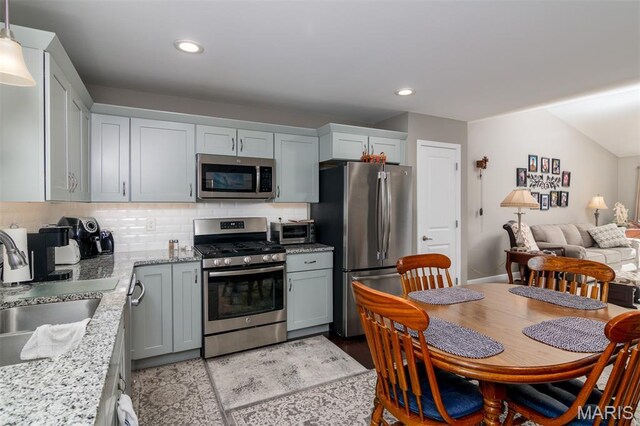 5 Willow Ln Unit B, Highland, IL 62249