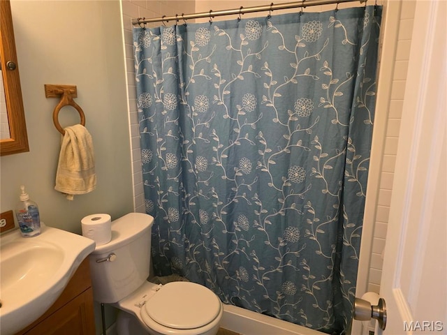 402 Il Route 143, Pocahontas, IL 62275 - bathroom featuring vanity and a shower with curtain