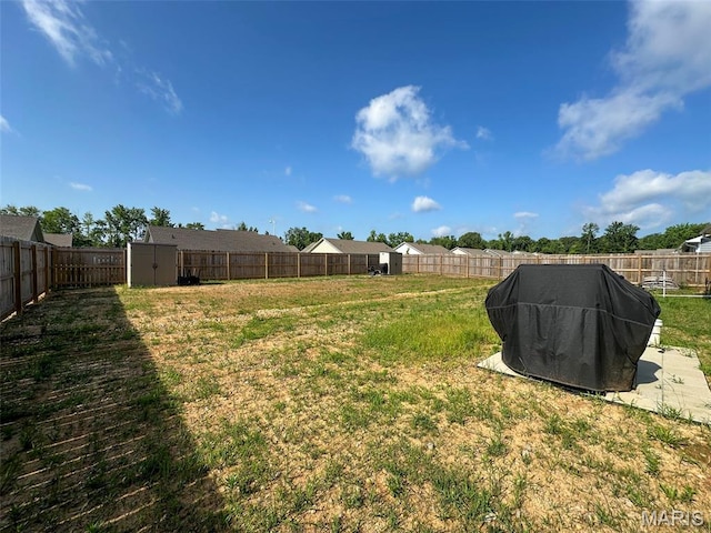 326 Apple Park Way, Poplar Bluff, MO 63901 - fenced backyard with a shed