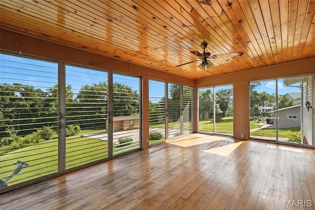 1467 Crystal Heights Rd, Crystal City, MO 63019 - unfurnished sunroom with ceiling fan and healthy amount of natural light