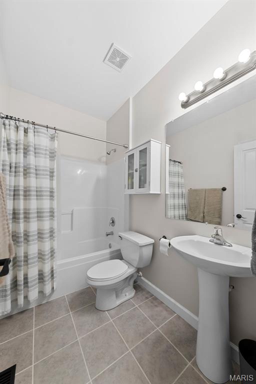 204 Stephen Trl, Wright City, MO 63390