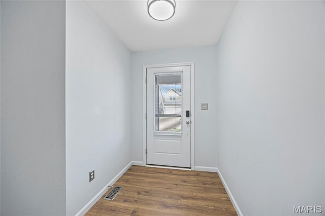 3112 Bentwater Pl, Saint Charles, MO 63301 - entryway featuring wood finished floors and baseboards