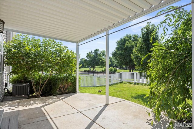 3112 Bentwater Pl, Saint Charles, MO 63301 - fenced backyard with a patio area