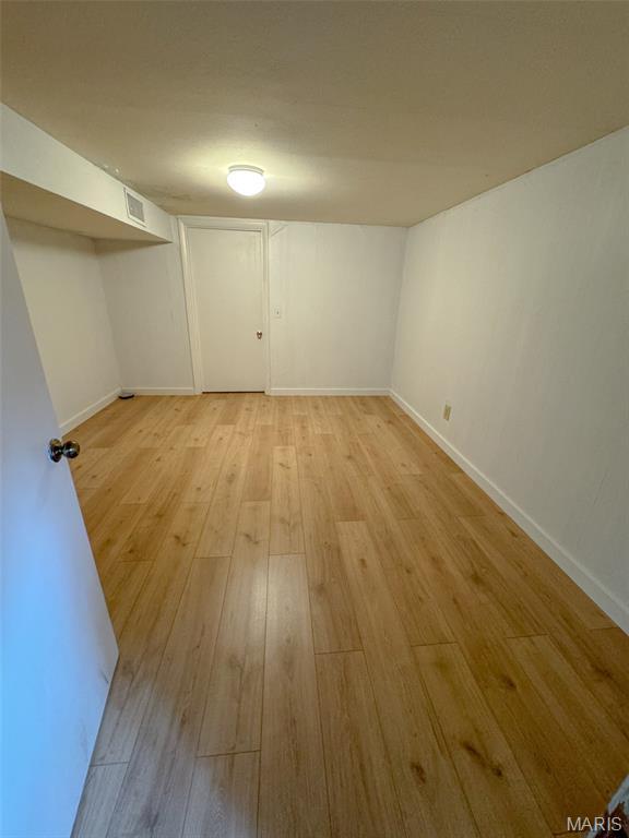 4327 Wickerfield Dr, Saint Louis, MO 63128 - photo 30