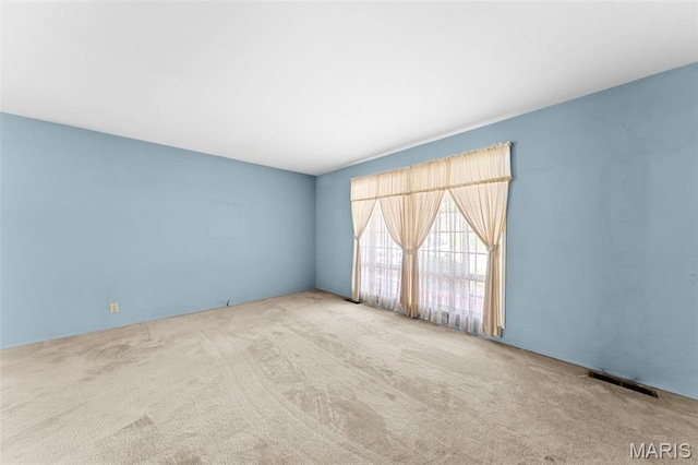 670 Gateswood Dr, Florissant, MO 63033 - view of carpeted empty room