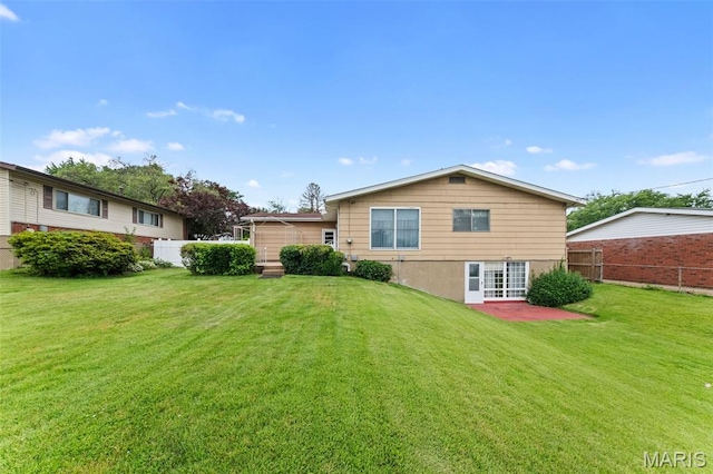 670 Gateswood Dr, Florissant, MO 63033 - back of property