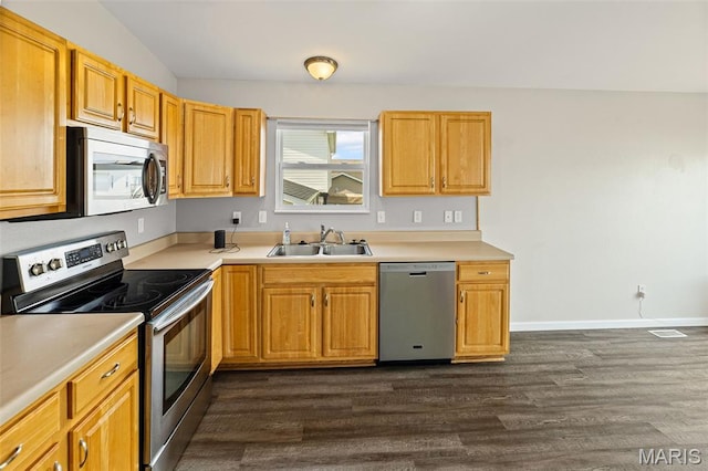 412 Audry Dr, Dupo, IL 62239 - kitchen featuring stainless steel appliances, dark wood finished floors, and light countertops