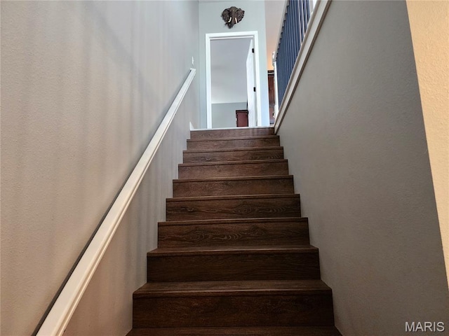 9339 Prairie Ridge Rd, Walsh, IL 62297 - view of stairway