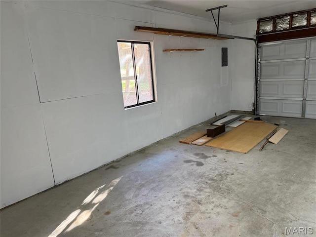 12383 Woodline Dr, Saint Louis, MO 63141 - view of garage