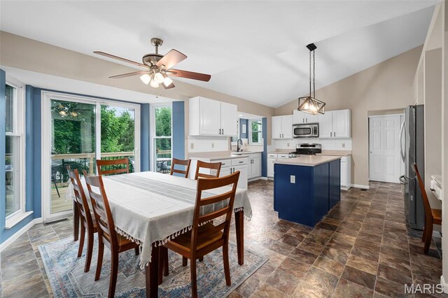 1404 Summerpoint Ln, Fenton, MO 63026