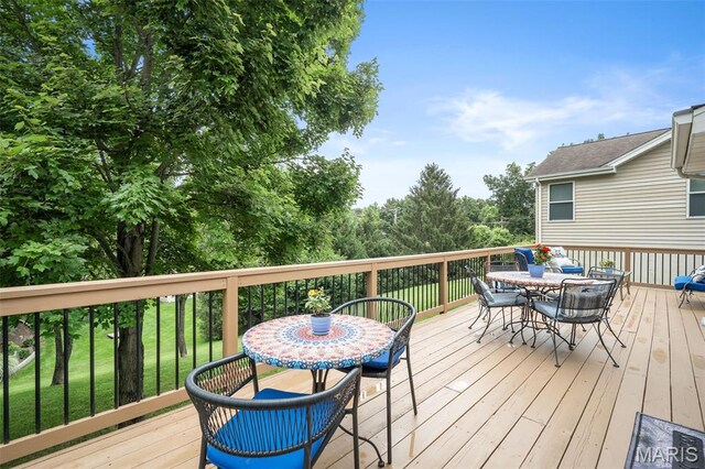 1404 Summerpoint Ln, Fenton, MO 63026