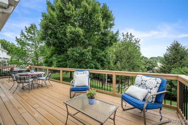 1404 Summerpoint Ln, Fenton, MO 63026