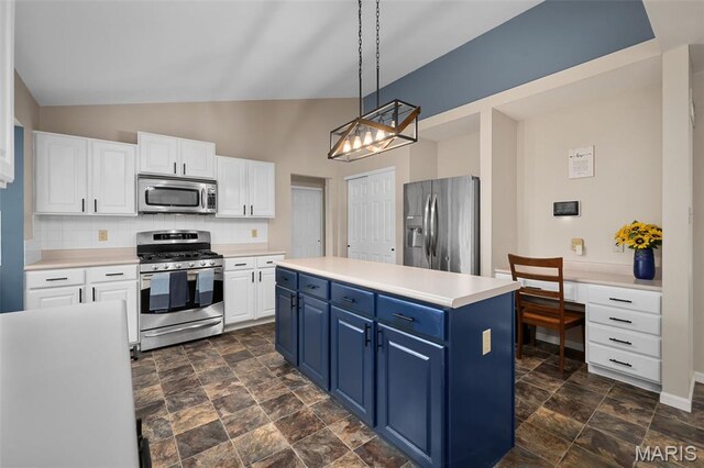 1404 Summerpoint Ln, Fenton, MO 63026