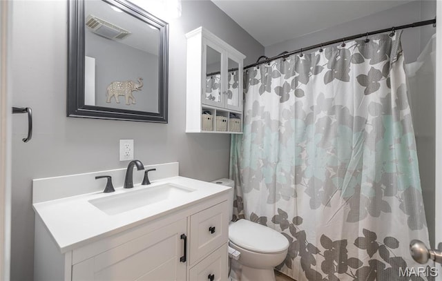 77 Indian Hills Dr, Cuba, MO 65453 - bathroom featuring vanity and a shower with curtain